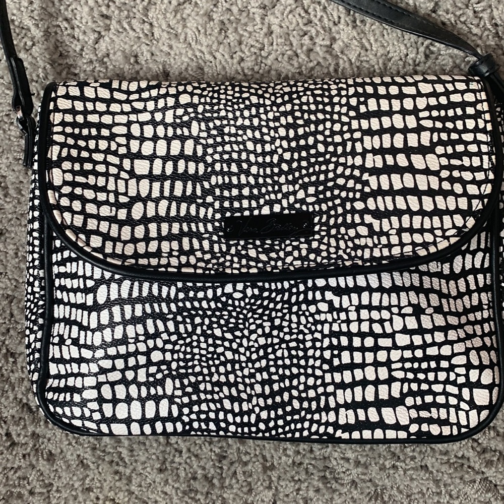 Vera Bradley Crossbody - Picture 3 of 16